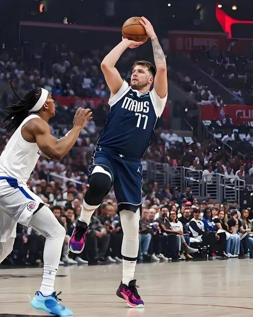 华体会app-关于爵士鏖战江苏队，东契奇统治全场的信息